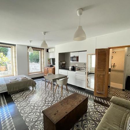 Le Bonheur De La Campagne A La Ville - Grand Studio En Plein Coeur De La Ville نيم المظهر الخارجي الصورة