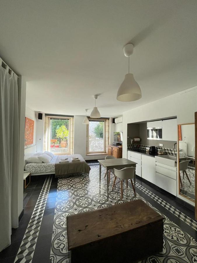 Le Bonheur De La Campagne A La Ville - Grand Studio En Plein Coeur De La Ville نيم المظهر الخارجي الصورة